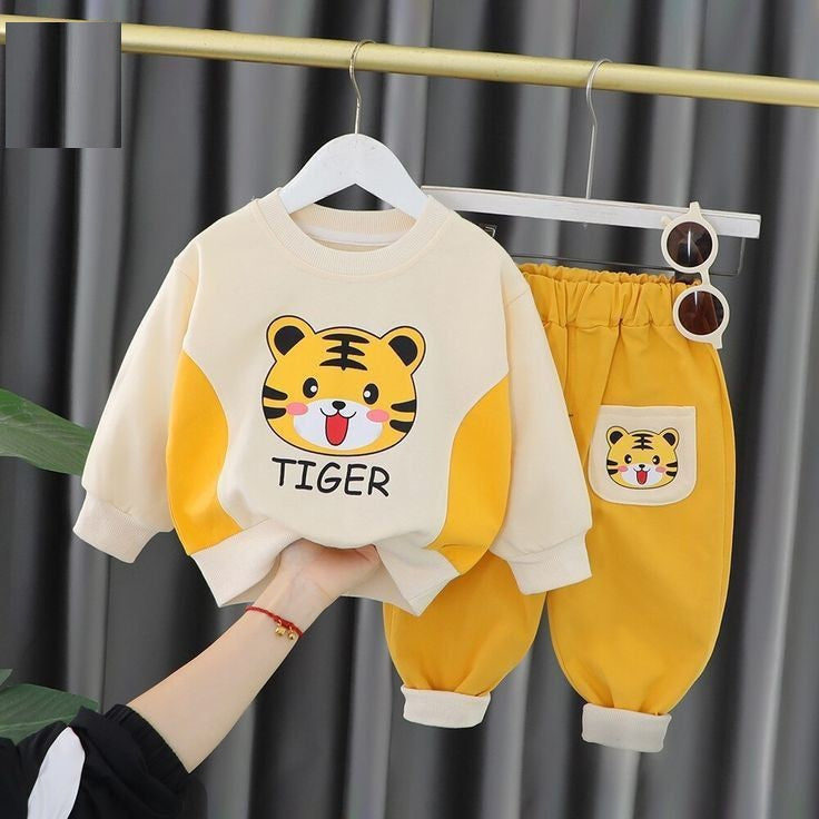 Of white Tiger Sweatshirt with Trouser Winter Tracksuit (OM-615)