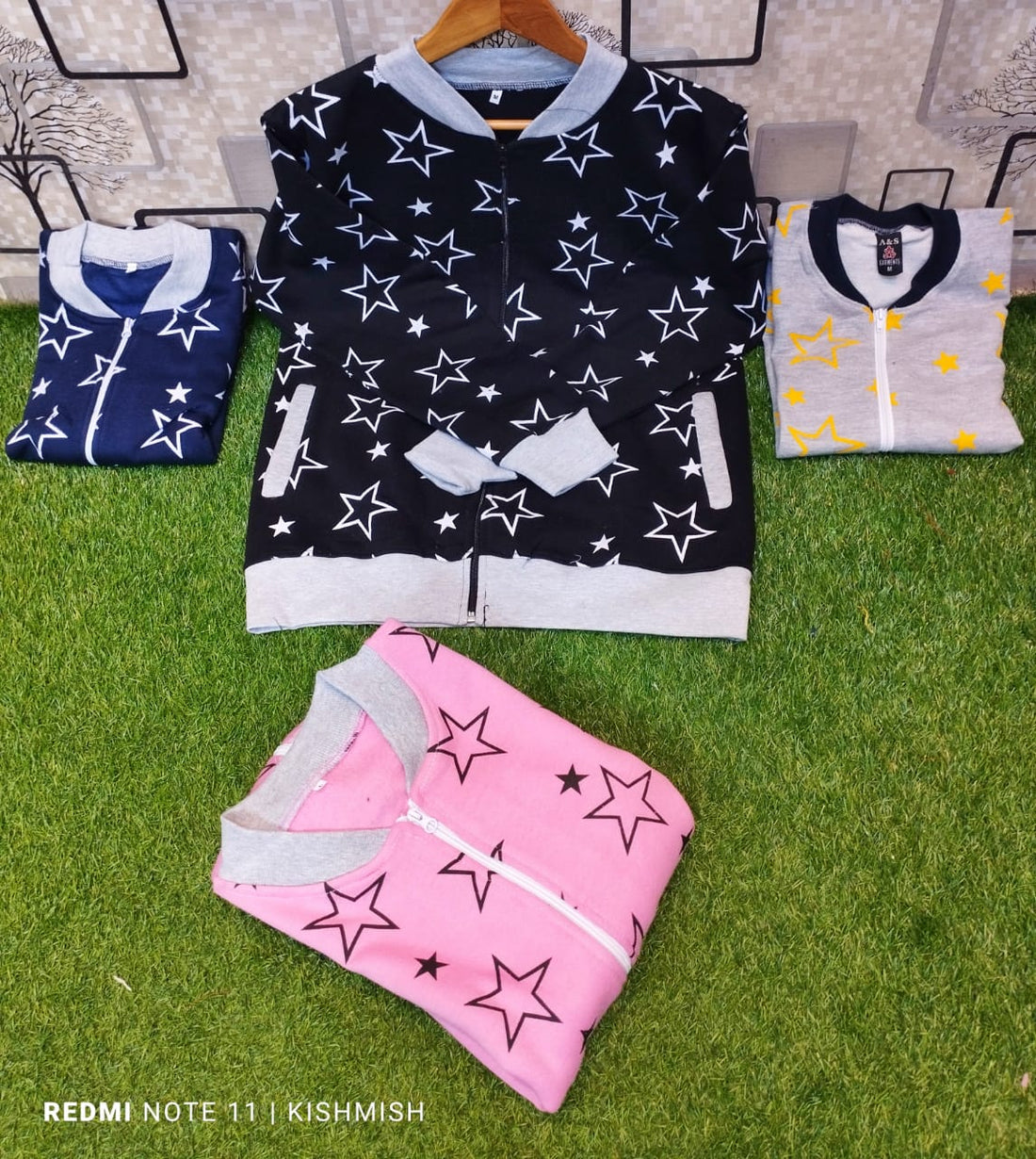Black Women's Star Printed Zipper Double Fleece Jacket (OM-4002)